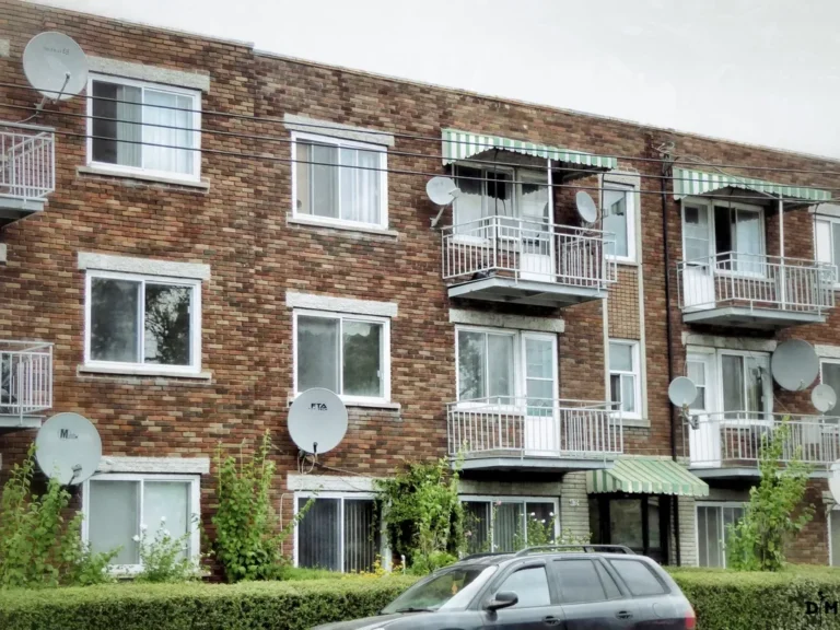 Aidat alacağının icra ile tahsili konusundaki çok katlı tuğla apartman binası