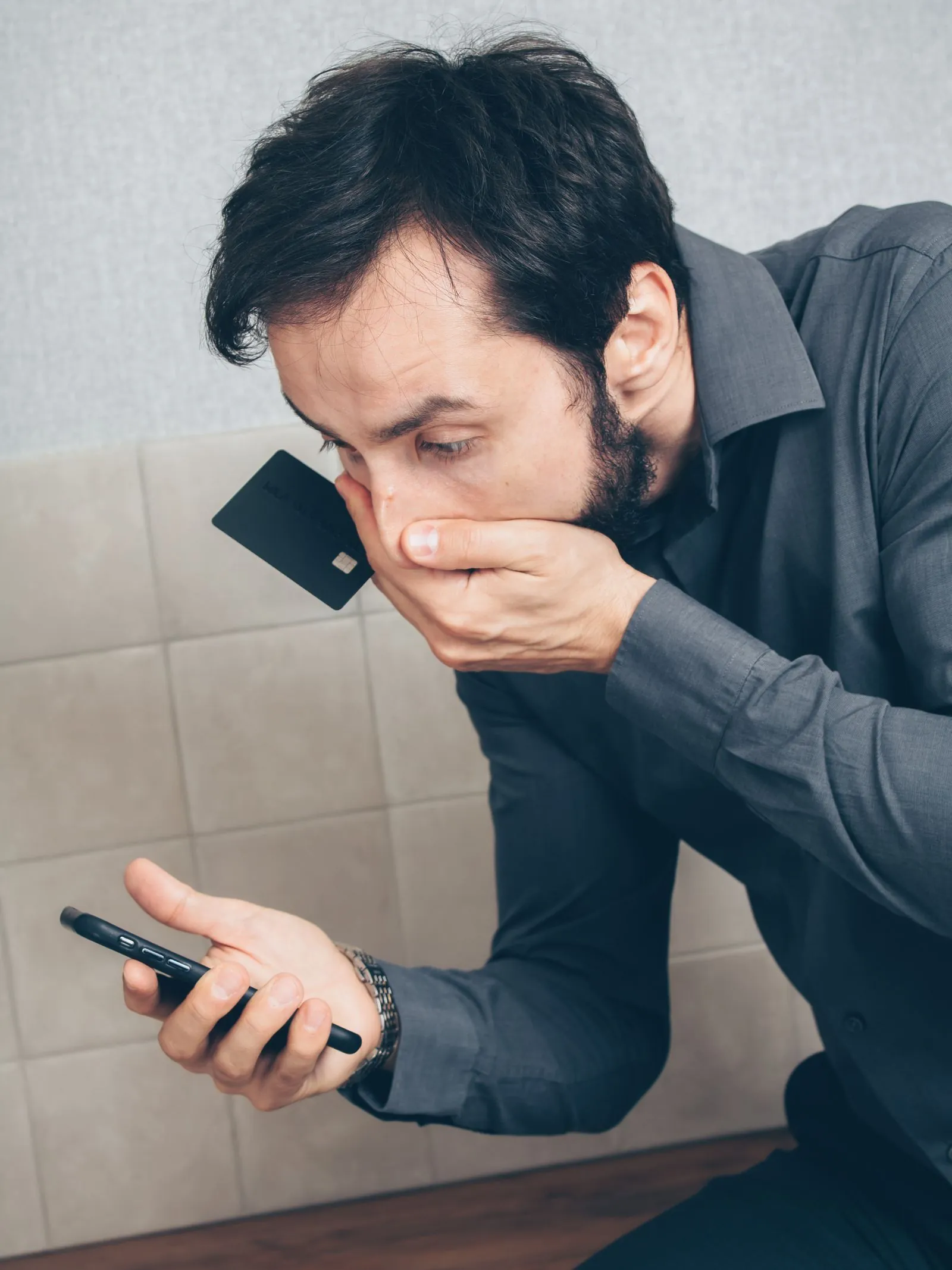Telefonuna bakıp dolandırıldığını fark eden kişi, ilk 48 saatte bankaya bildirim