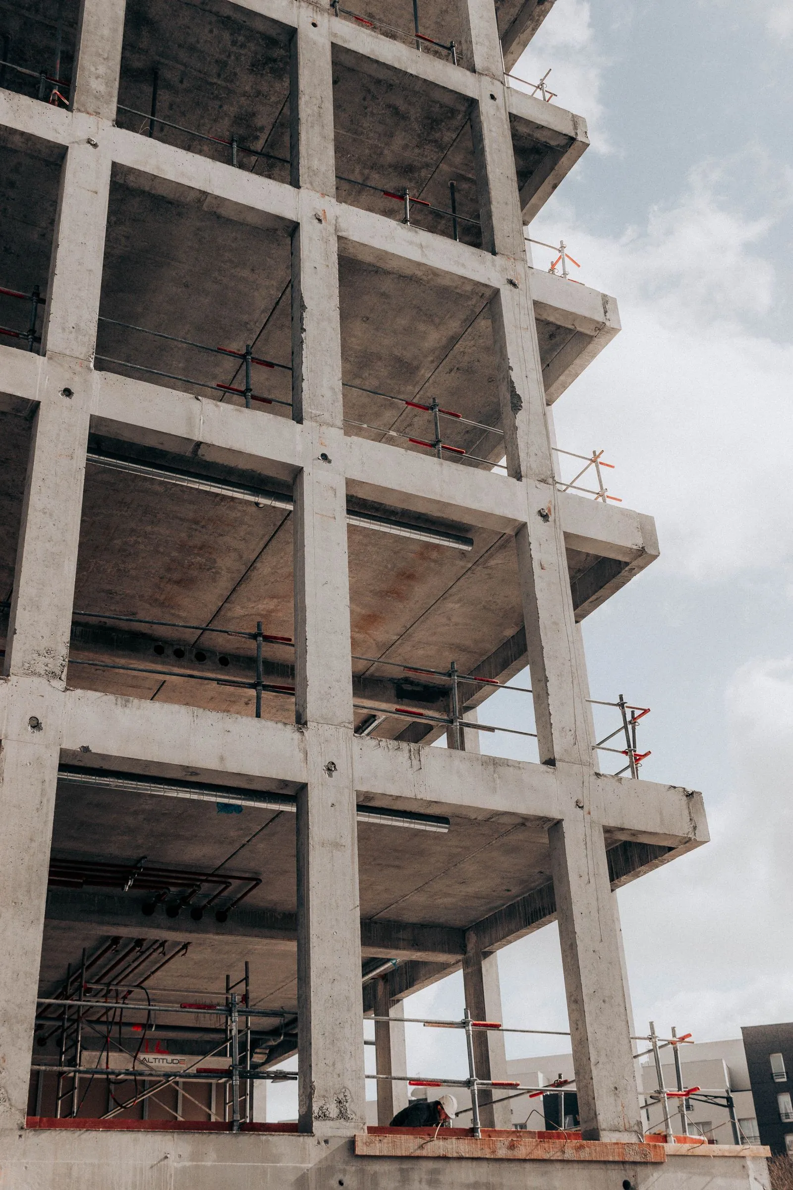 İnşaatı süren betonarme yapı, belediyenin mühürleme ve yıkım sürecine konu olabilir