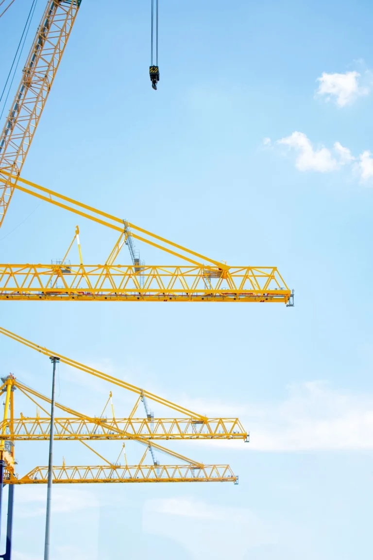Teminat mektubunun nakde çevrilmesi riskinin bulunduğu inşaat sahasındaki kuleli vinçler
