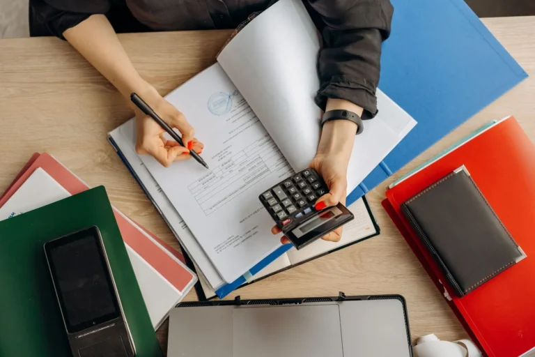 Ticari defterlerin delil niteliği: defter kayıtlarını hesap makinesiyle inceleyen muhasebeci