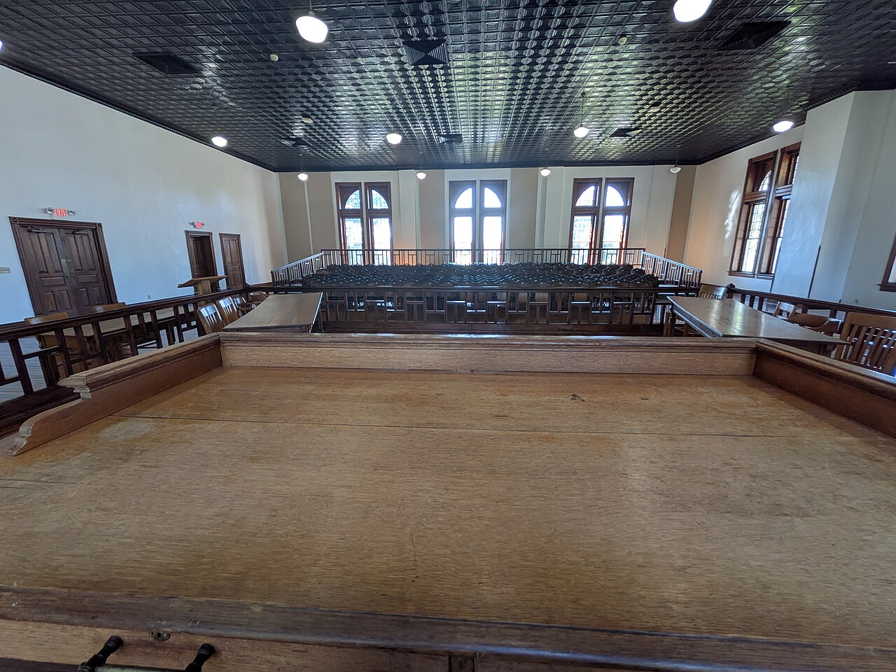 A courtroom, the setting in which a compensation case concerning the determination of fault in a traffic accident is heard
