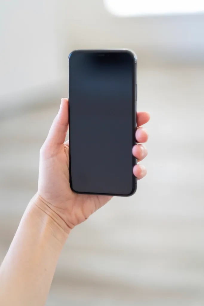 Elde tutulan akıllı telefon: adli yardım görevlendirmesinin SMS ile bildirilmesi