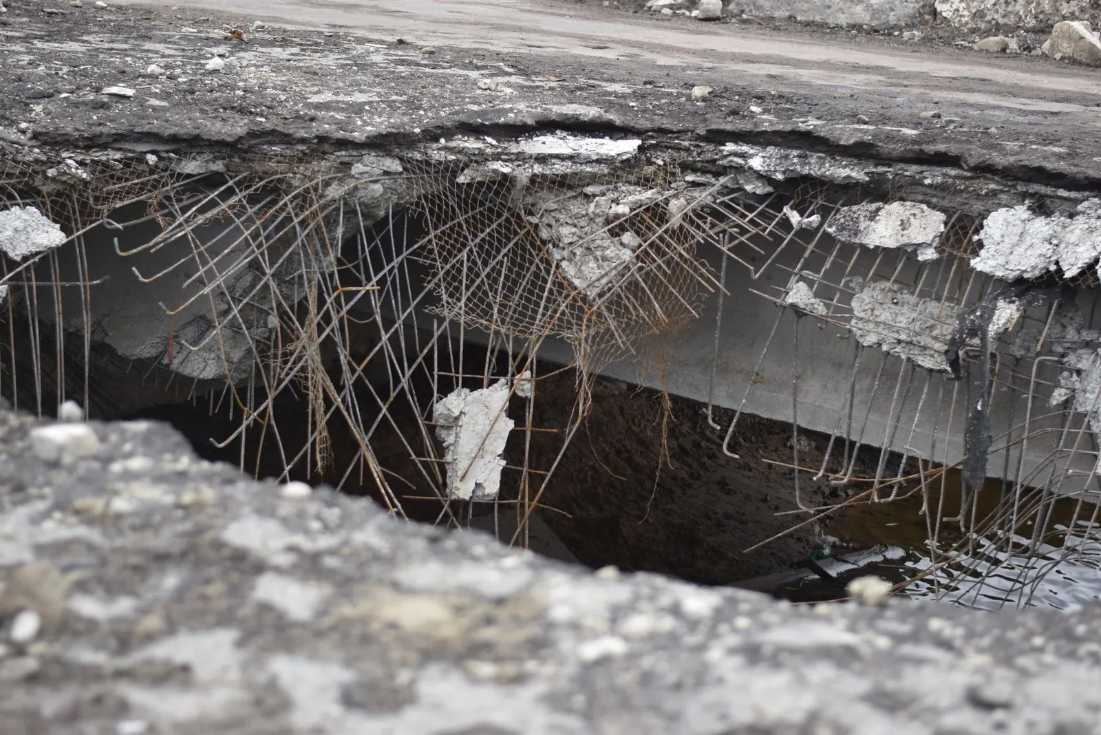 Çökmüş beton ve altyapı hasarı: tam yargı davasında delil olarak fotoğraf