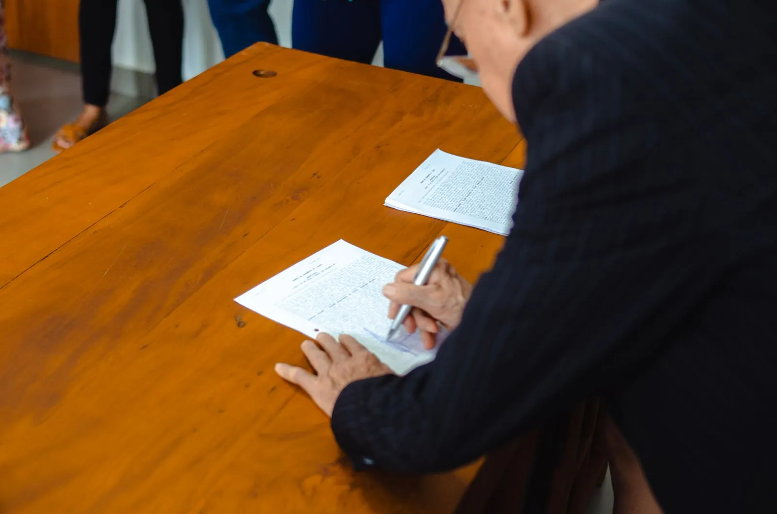 Resmi belgeleri imzalayan görevli: idare mahkemesi kararının belediyece uygulanması