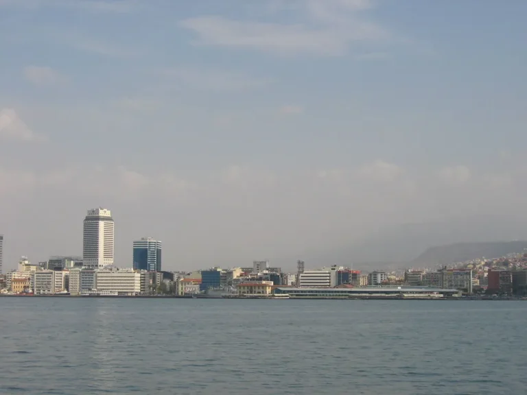 Körfezden İzmir silueti: İzmir'de icra takibine itiraz sürecine giriş görseli