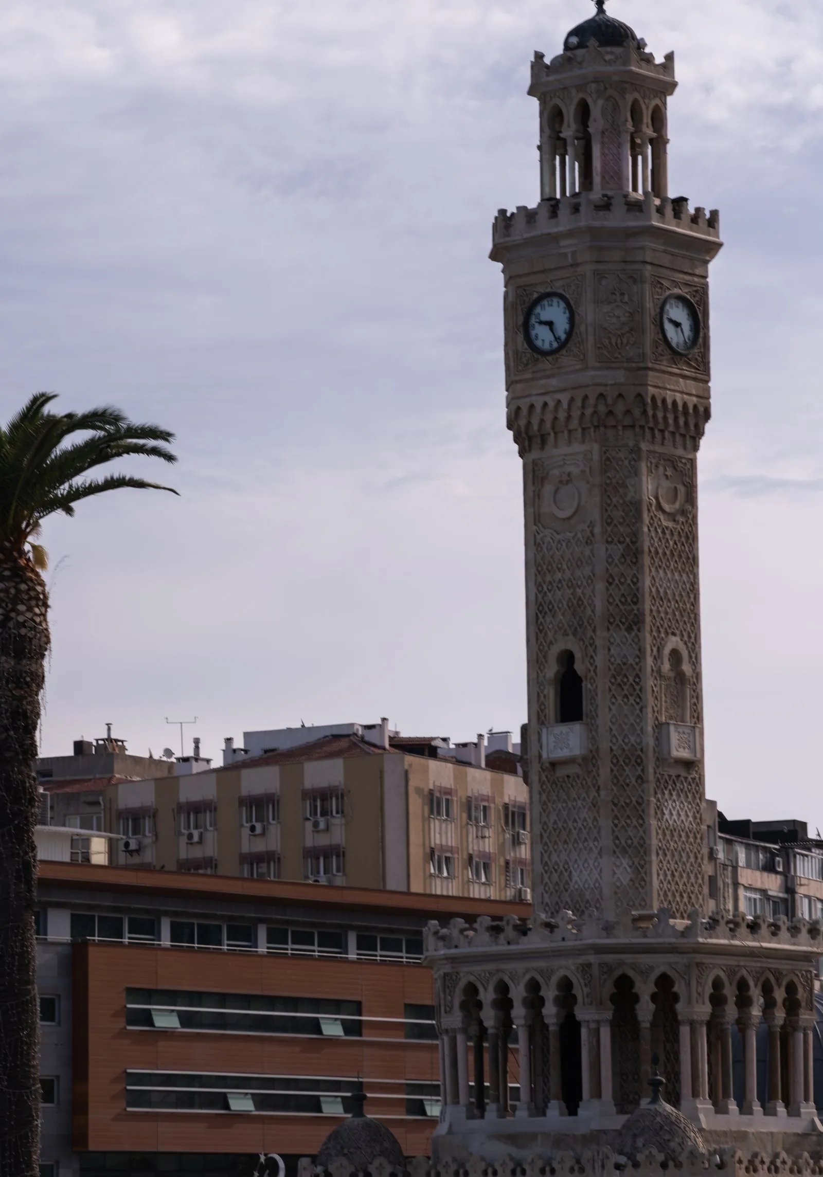 Konak'taki tarihi İzmir Saat Kulesi